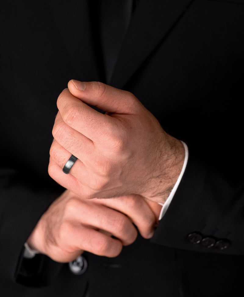 HOW TO PICK THE PERFECT WIDTH FOR YOUR WEDDING RING